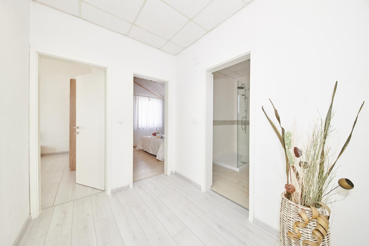 Apartments Gvarda อูมัค ภายนอก รูปภาพ