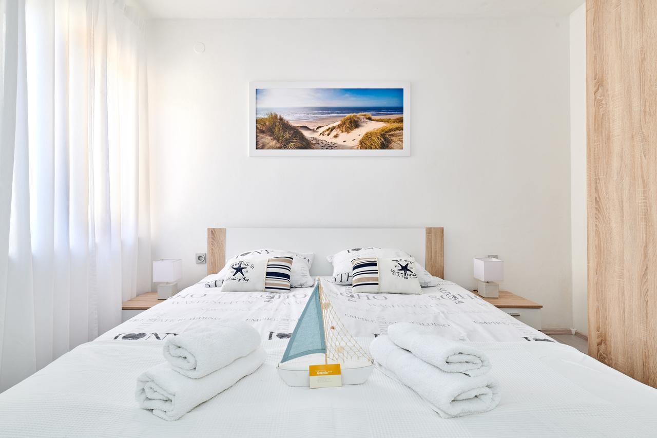Apartments Gvarda อูมัค ภายนอก รูปภาพ