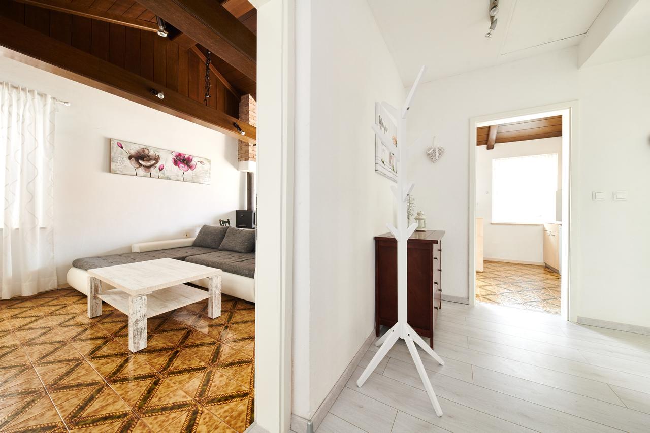 Apartments Gvarda อูมัค ภายนอก รูปภาพ